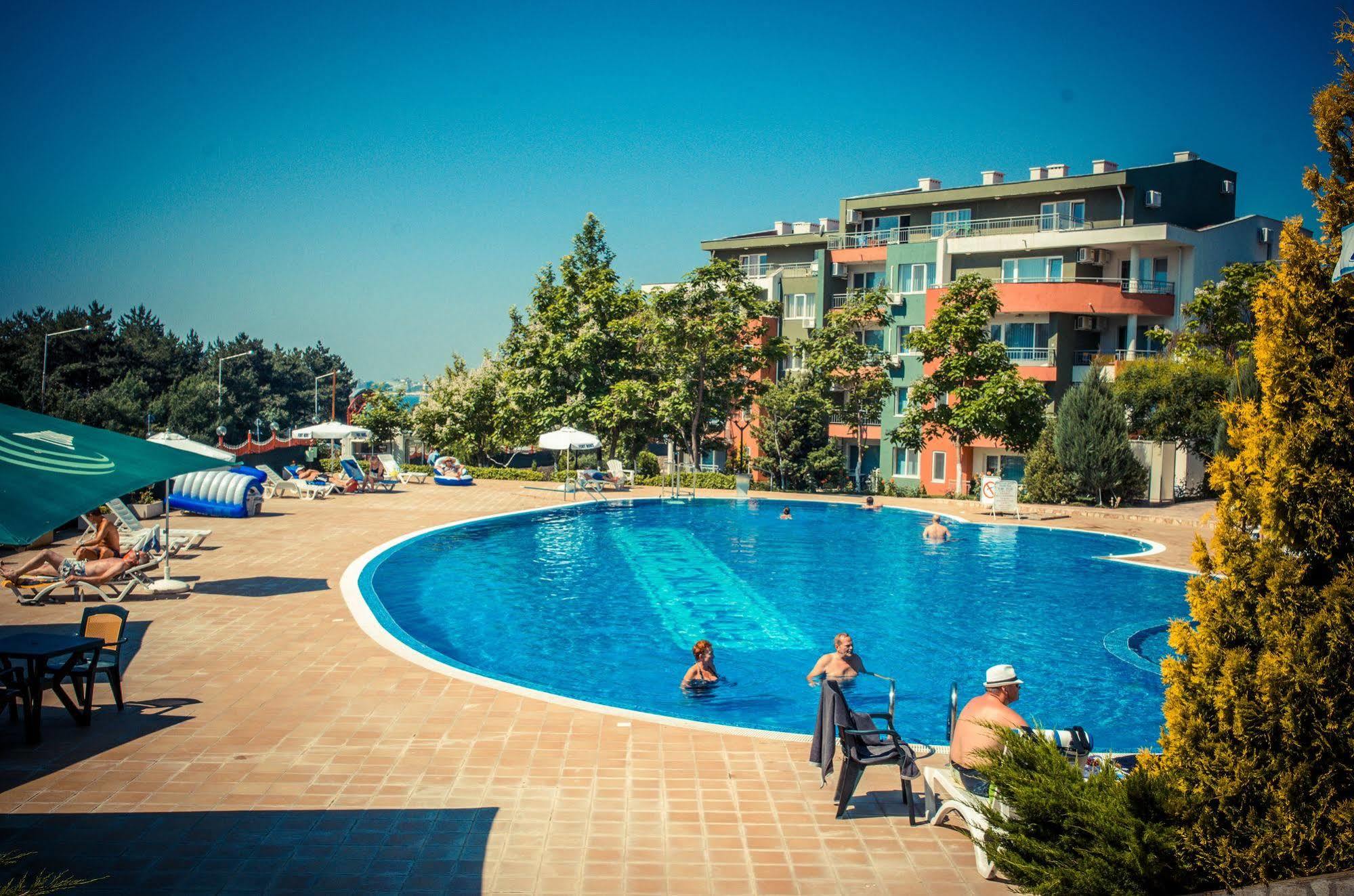 Gt Green Fort Beach Apartments Sunny Beach Exterior foto